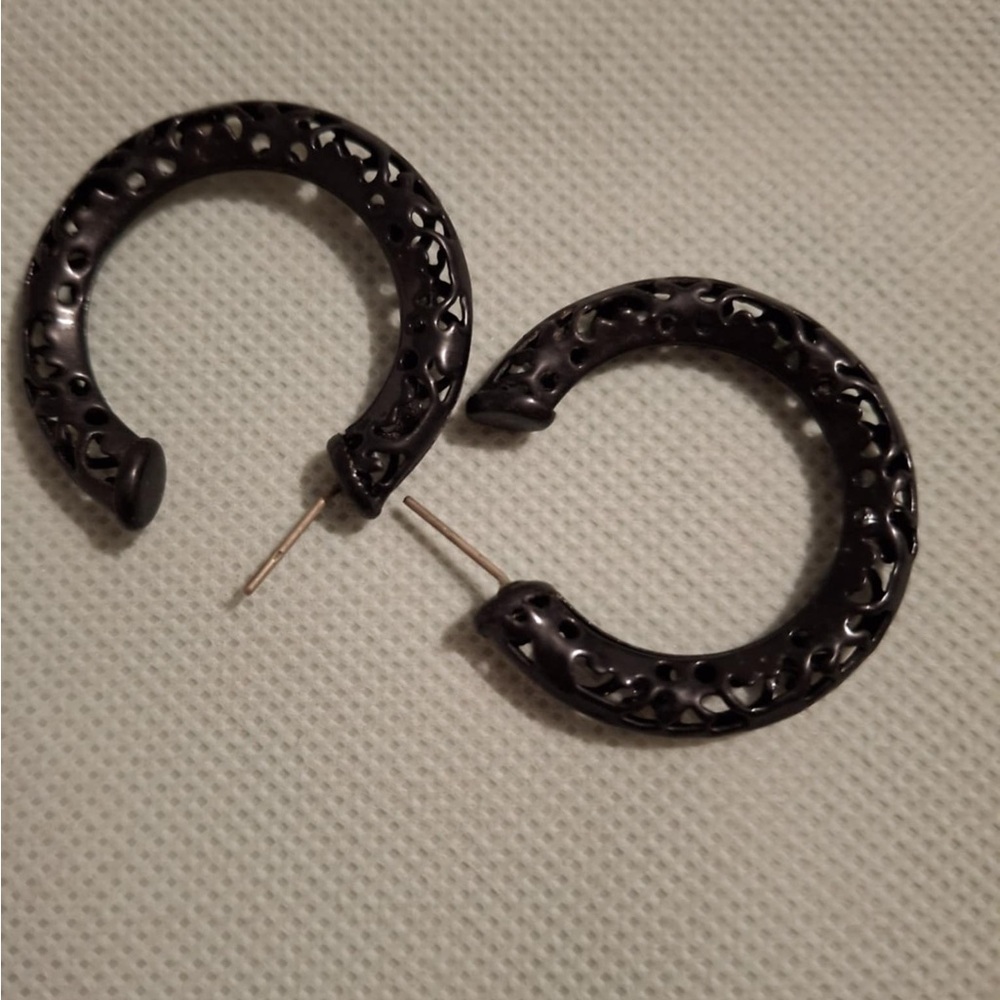 Vintage 90s Black Filigree Hoop Earrings - Women Jewelry